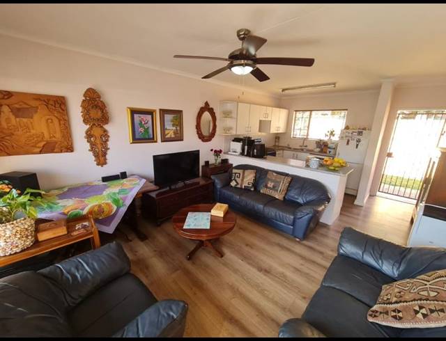 3 BEDROOM TOWNHOUSE FOR SALE IN ROOIHUISKRAAL NORTH